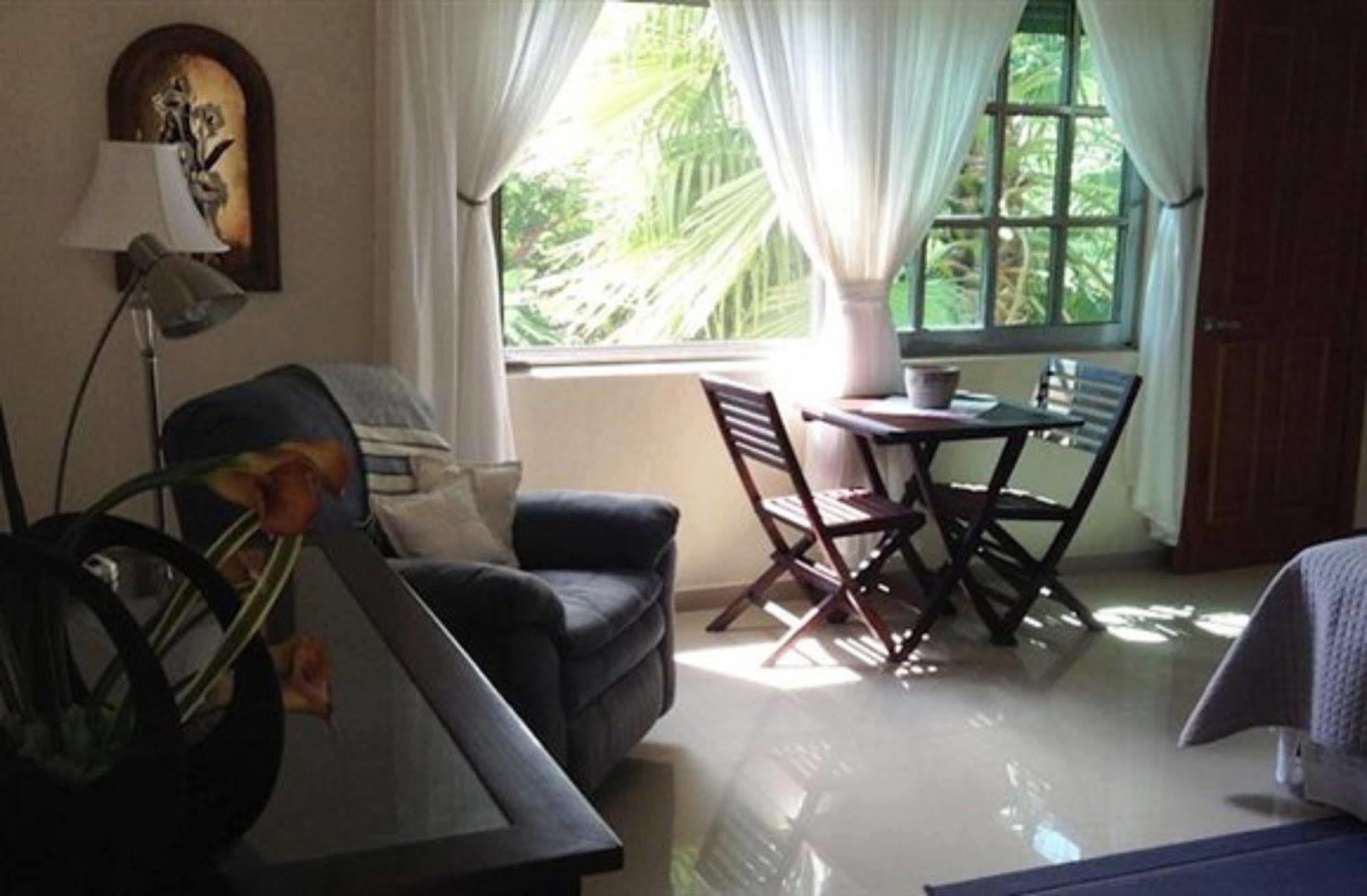 Home Away From Home (Adults Only) 坎昆 外观 照片